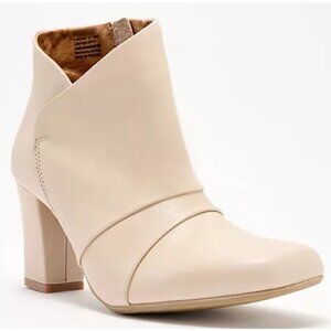 NEW MIZ MOOZ Made In Portugal Leather Haydin Booties in cream for women 825 6m3